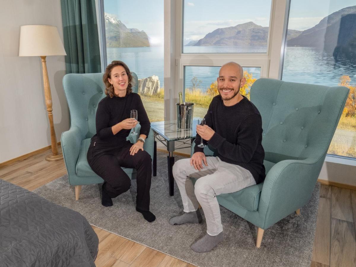 Uløybukta Arctic Panorama Lodge מראה חיצוני תמונה