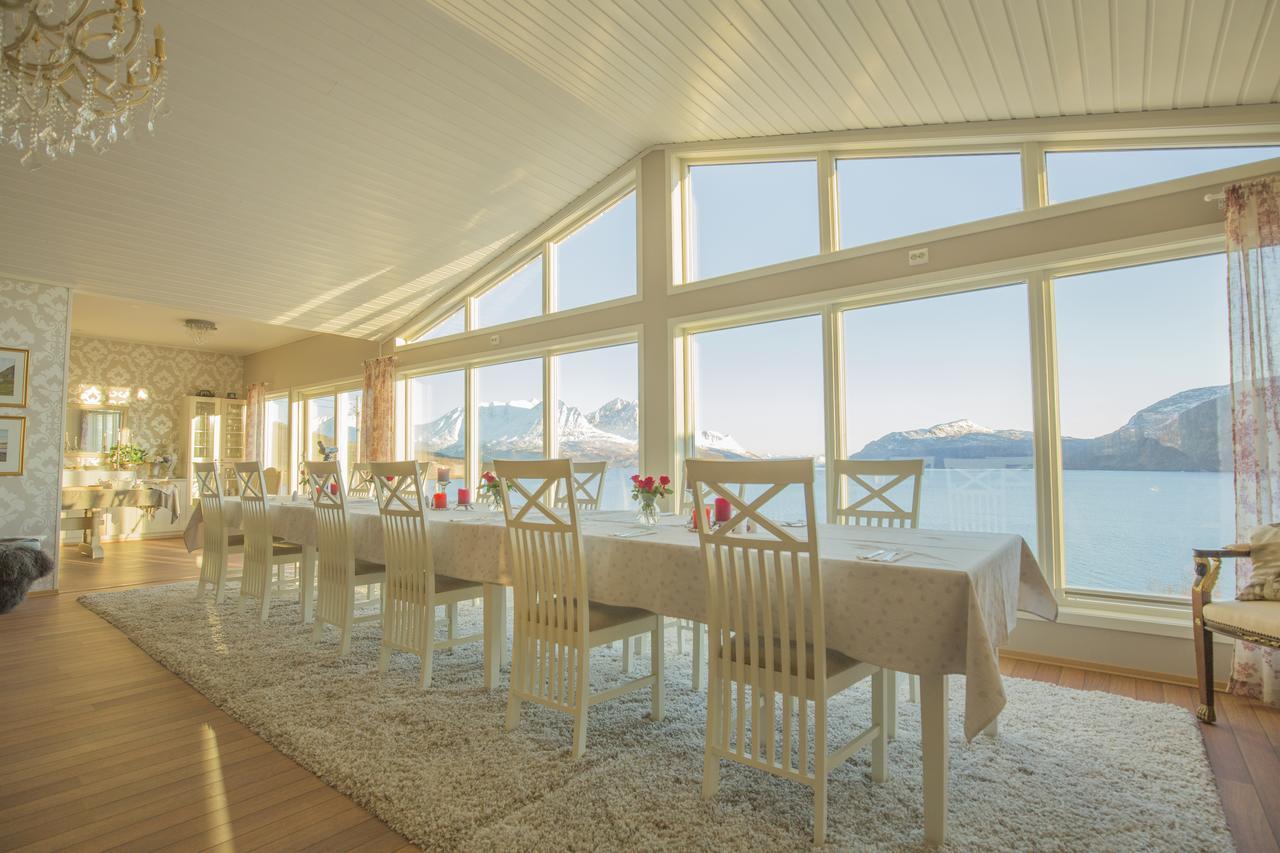 Uløybukta Arctic Panorama Lodge מראה חיצוני תמונה